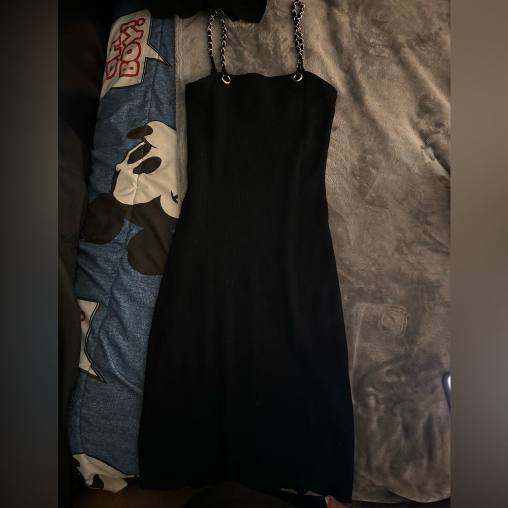 Color black • size Small